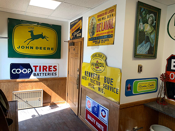 Antique Signs & Advertising