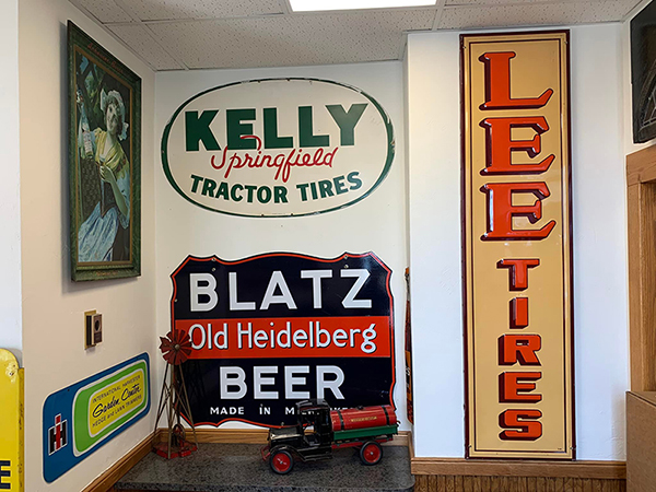 Antique Signs & Advertising